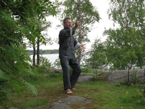 Klaus Hahne beim Tai Chi Unterricht